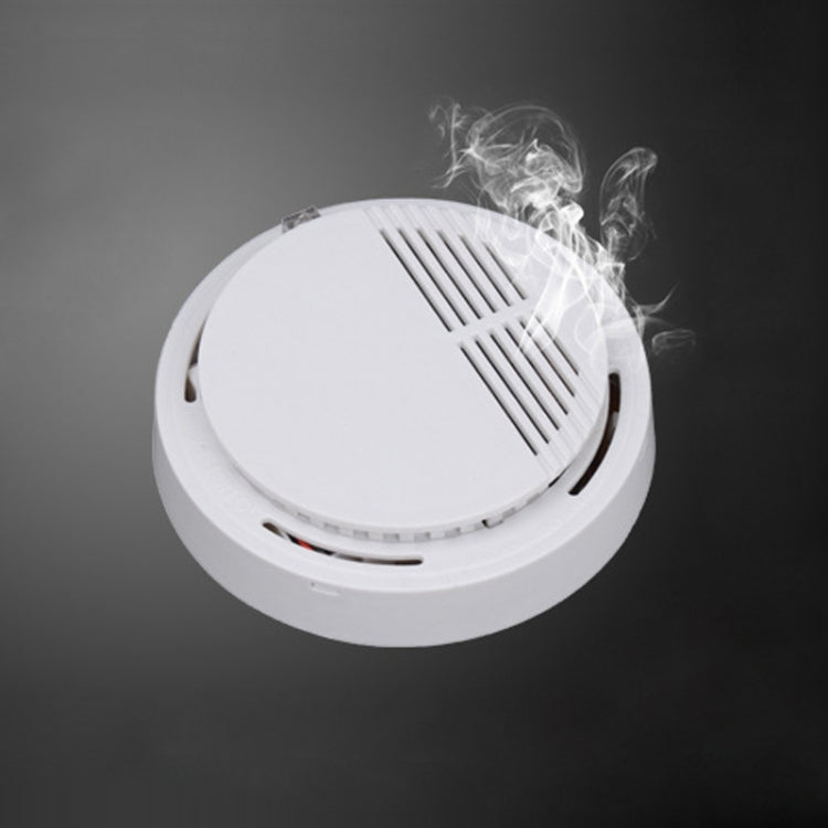 SS-168 First Alert Battery-Operated Fire Smoke Alarm Detector SS-168 First Alert Battery-Operated Fire Smoke Alarm Detector